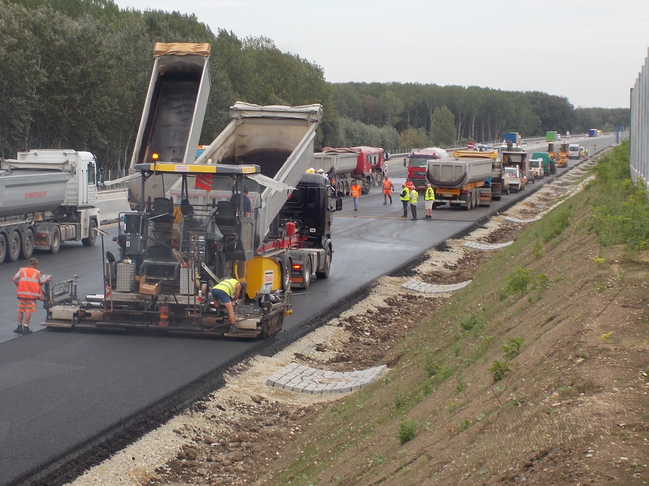 A4 Ost Autobahn, Fahrstreifenerweiterung Ast Flughafen - Ast Fischamend