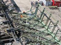Das alte Tragwerk wird an Land zerteilt und verschrottet.